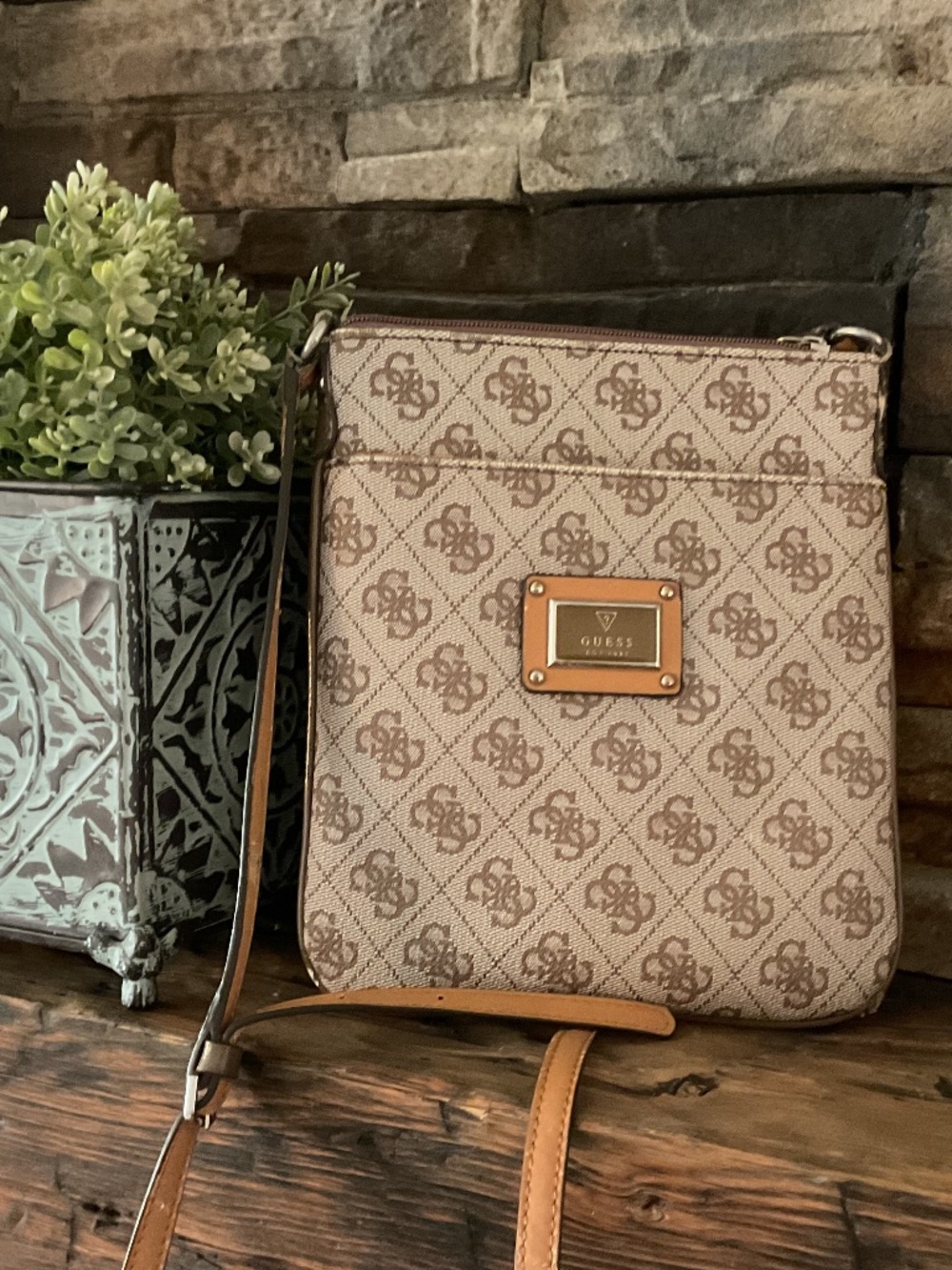 ✨ Guess Scandal Mini Crossbody Bag